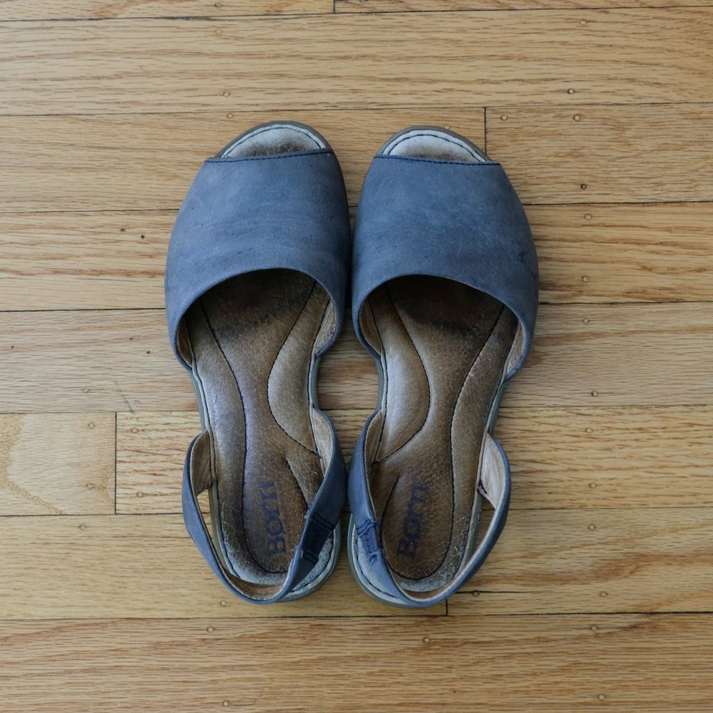 Born Trang Sandals